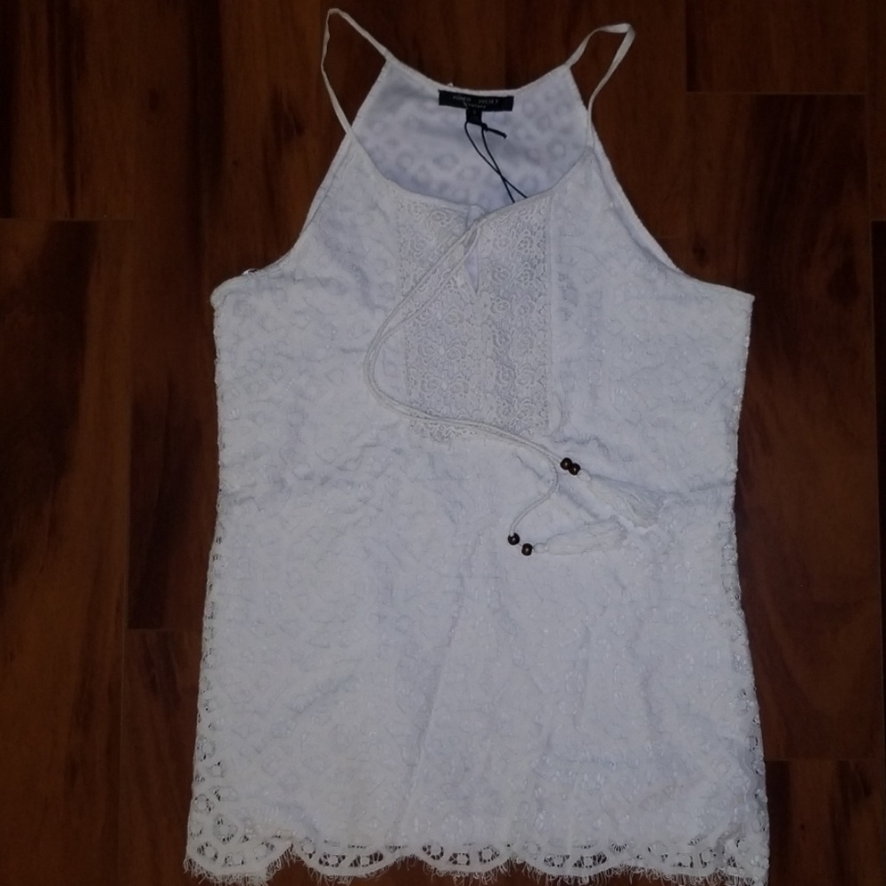 ⚛NWT Beautiful Ivory Lace overlay sleeveless top ⚛